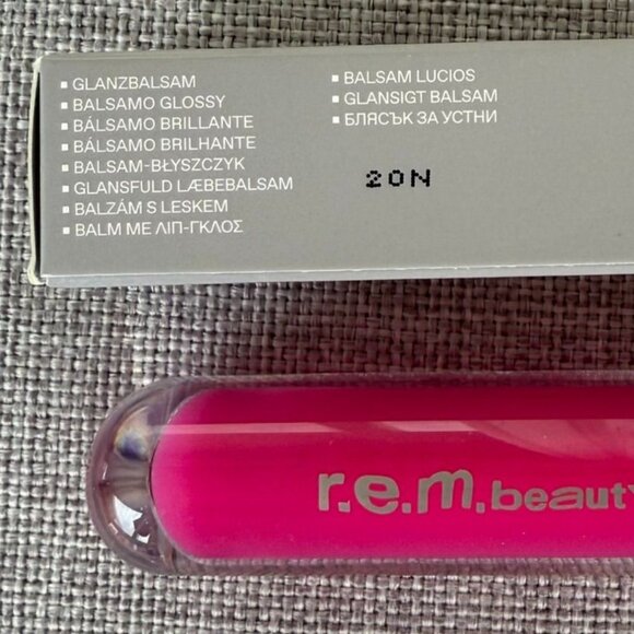 R.E.M. Beauty Essential Drip Lip Balm Full Size 0.15oz Strawberry Soda Hydrating - Picture 4 of 8